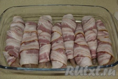 Куриное филе, завёрнутое в бекон, в духовке: 8 фото в рецепте