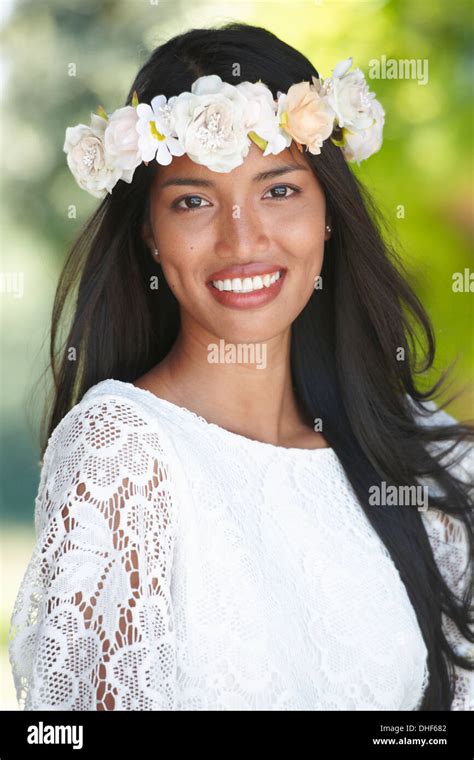 Beautiful Bride Posing Camera Hi Res Stock Photography And Images Alamy