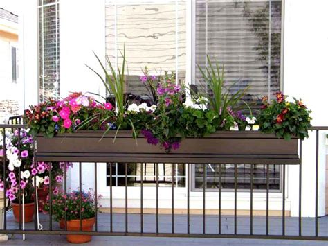 20+ Balcony Planter Box Ideas - HMDCRTN