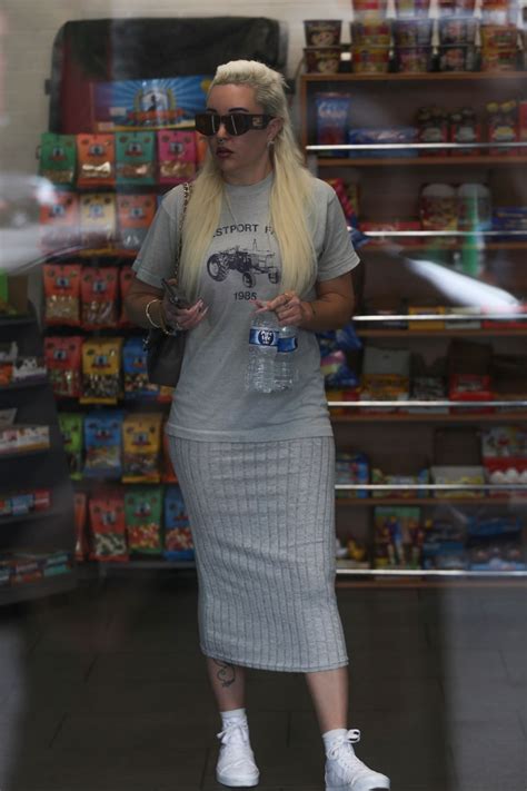 Amanda Bynes In Casual Outfit 12182023 • Celebmafia