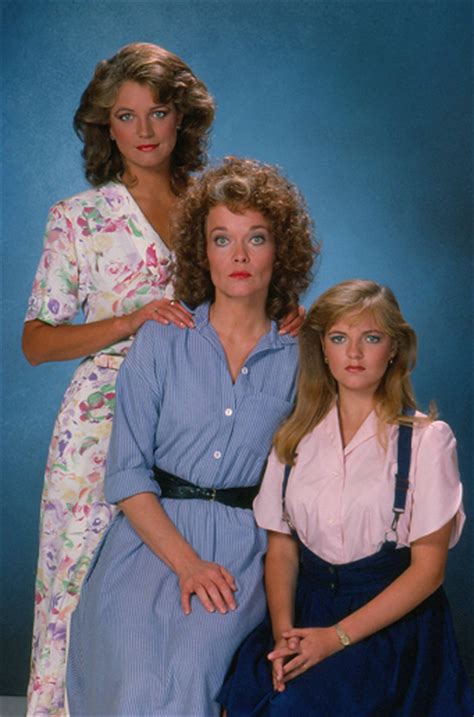 Photo De Tricia Cast Photo Grace Zabriskie Harley Jane Kozak Tricia