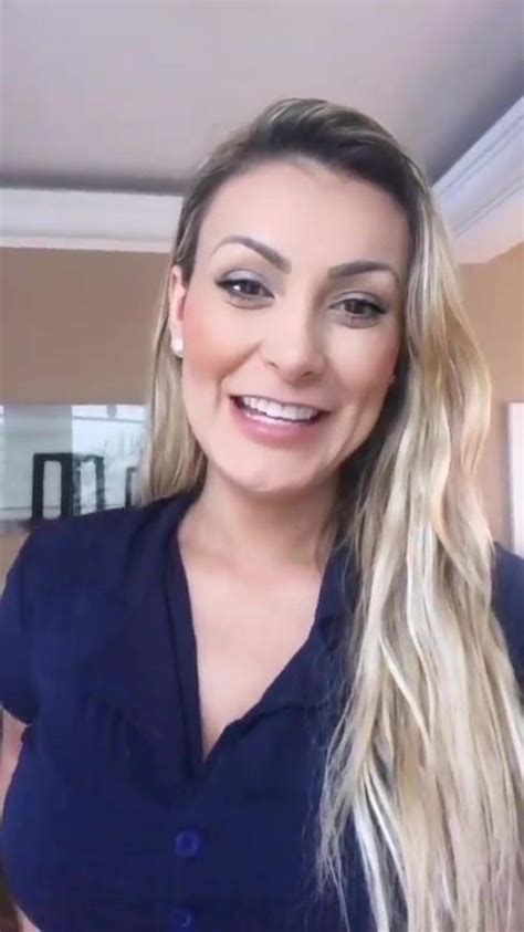 Está Nascendo Uma Nova Hebe Diz Andressa Urach Sobre Ser