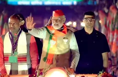 जयपुर में पीएम मोदी का मेगा रोड शो पूरा भाजपा प्रत्याशी भी थे साथ Pm Modi Road Show In Jaipur