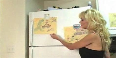 Milf Blonde Aux Gros Seins Tnaflix