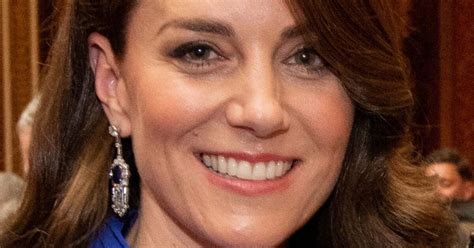 Kate Middleton E Il Mistero Della Foto Malamente Modificata Cosa Sta