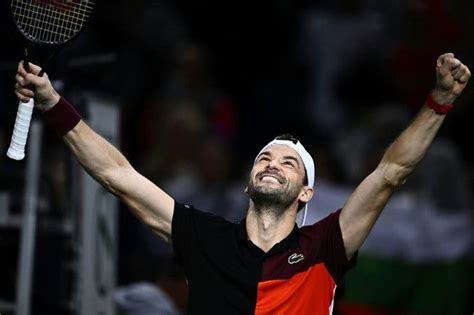 Dimitrov continua a encantar Paris e está na final de um Masters pela 2