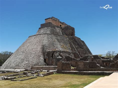 Uxmal Zona Arqueológica de Yucatán Riviera Maya