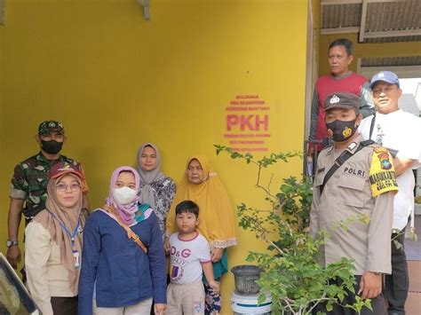 Bentuk Transparansi Dinsos Tanjungpinang Pasang Label Di Rumah Pkm Pkh