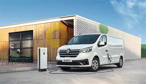 Renault Stellt Den Neuen Trafic Van E Tech Mit Elektroantrieb Und