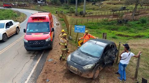 Portal Caparaó Acidente envolve quatro veículos na rodovia Manhuaçu