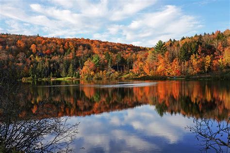 Spruce Lake Wilmington VT Fall Foliage Autumn Photograph by Toby McGuire - Pixels