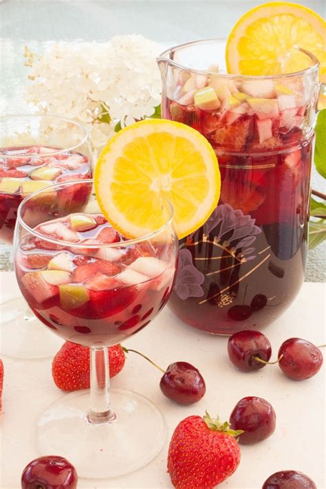 Sangria with Fruits