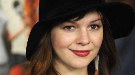 Amber Tamblyn Joins Two And A Half Men As Charlies Lesbian Daughter