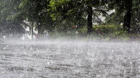 Unwettergefahr In Deutschland Mai Kommt Mit Gewittern Hagel