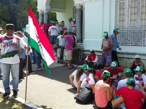 G Agricultores Protestam Em Frente Sede Do Incra No Bairro Dos