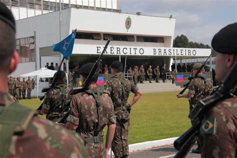 Autoridades Do Estado Ganham Homenagem E Reforçam Parceria Com Exército