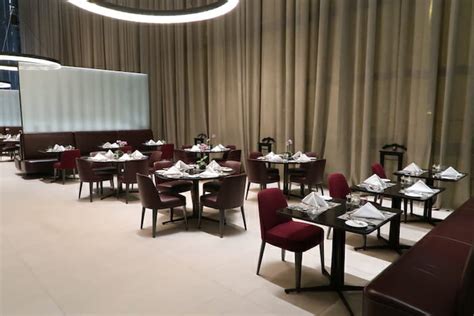 Review Qatar Airways Al Safwa First Class Lounge Doha