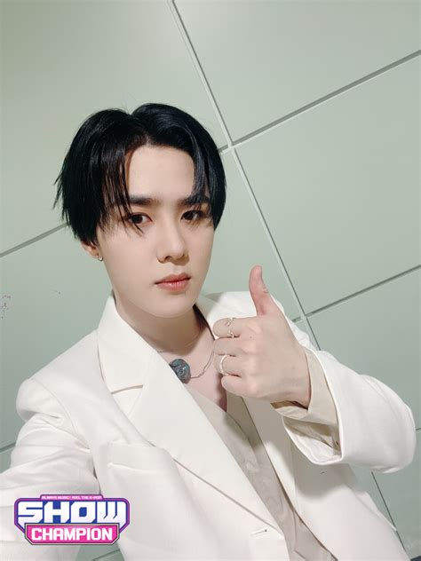 C K Pop Wayv Kun Xiaojun Back To You Mbc Show Champion Pantip