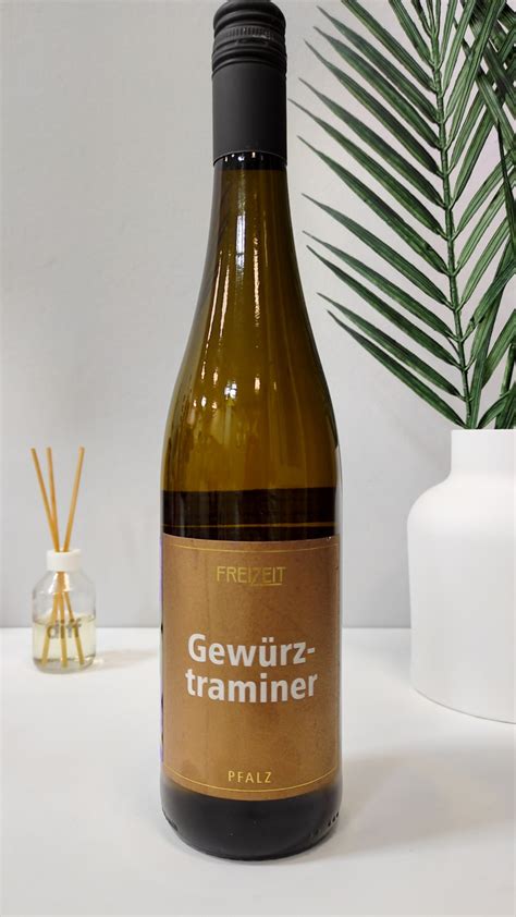 Вино белое полусладкое Freizeit Gewurz Traminer | отзывы
