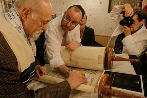 Inking Ceremony At South Philadelphia Synagogue