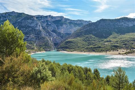 Top 10 laghi in Francia Visitate i Laghi Più Belli della Francia