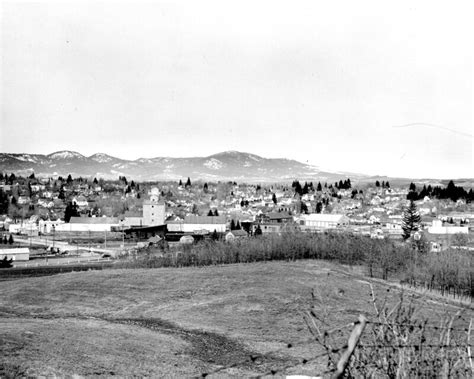 Looking Across Moscow Idaho With A View Of Moscow Mountain Historic