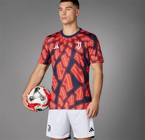 Nova camisa e jaqueta pré jogo Juventus 2024 Adidas MDF