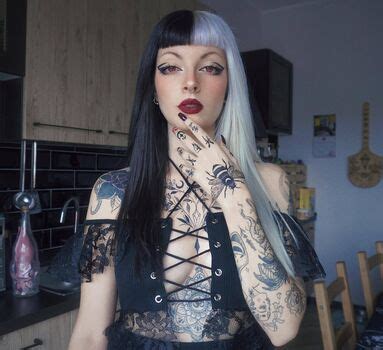 Strega Salamander Strega Salamander Leaked Nude OnlyFans ShemaleLeaks