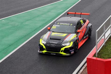 Tcr Uk Season Kicks Off With Donington Launch Touringcartimes