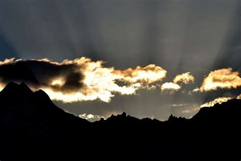 Durga Puja Vacation Travel Munsiyari Hill Station In Uttarakhand