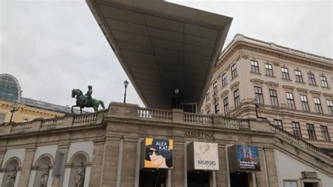 Festnahme: Mann wollte Statue in der Wiener Albertina umstoßen