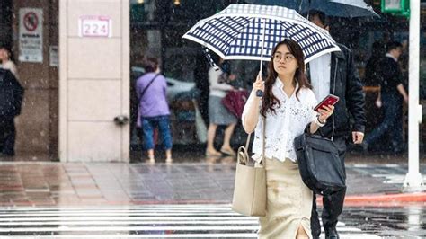 週末北東陣雨要帶傘 午後雷雨可能下到晚上｜東森新聞