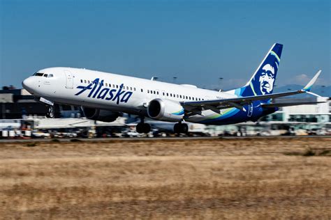 5 Things You Should Know About Alaska Airlines First Class