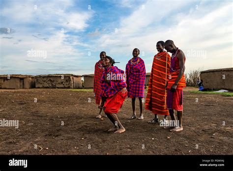 Maasai Masai Warrior Standing Hi Res Stock Photography And Images Alamy