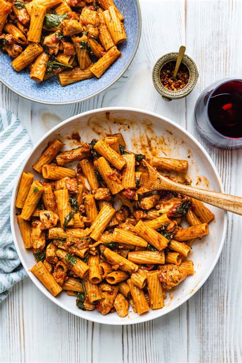 Chicken And Chorizo Pasta Supergolden Bakes