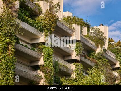 El Edificio Oasis De Fernando Higueras Es Un Edificio Residencial