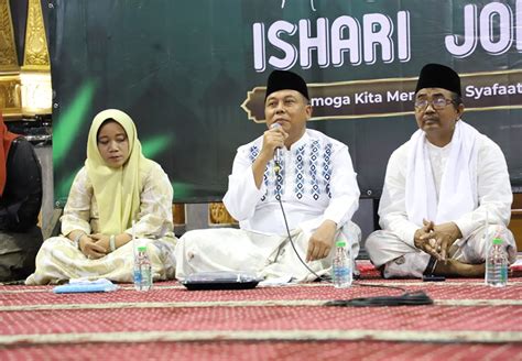 Pj Bupati Jombang Sugiat Hadiri Maulid Nabi Muhammad Saw Di Masjid