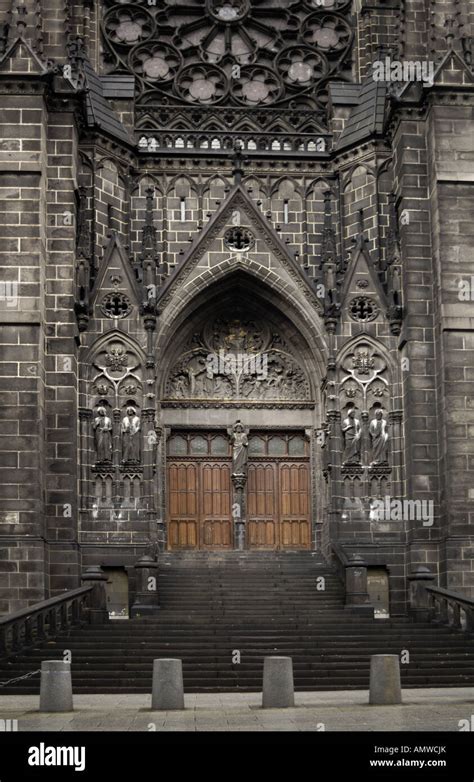 Clermont Ferrand cathedral Stock Photo - Alamy