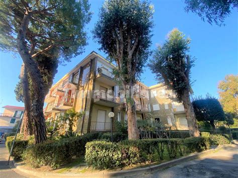 Vendita Appartamento Diano Marina Bilocale In Via Rovere 29 Buono