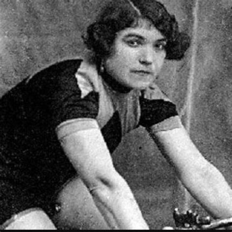 Alfonsina Strada la femme qui a disputé le Giro au milieu des hommes