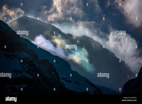 The Shadow Of Mount Everest Stock Photo Alamy
