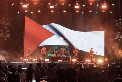 The Adams Tampilkan Bendera Palestina Di Panggung We The Fest 2024