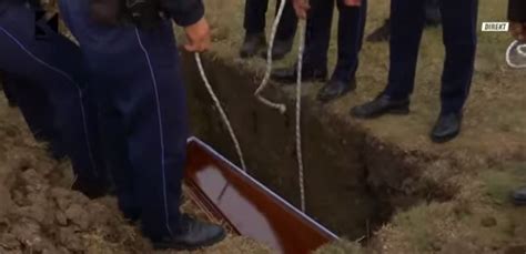 Me Ceremoni Shtet Rore Varroset Heroi I Kosov S Afrim Bunjaku