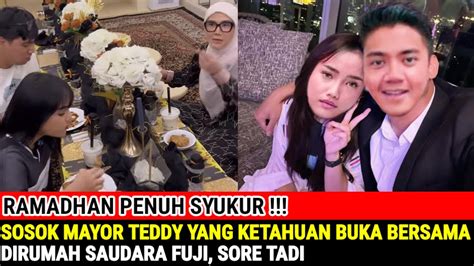 Ramadhan Penuh Syukur Fuji Ajak Mayor Teddy Buka Bersama Dirumah