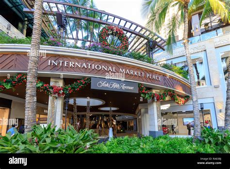 International market place honolulu hawaii hi-res stock photography and ...