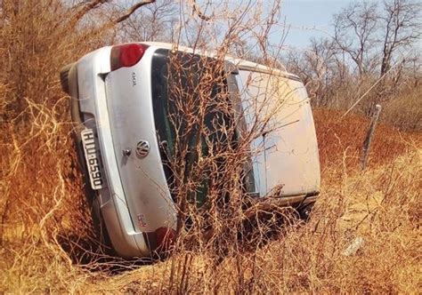 Homem Sai Ileso Ap S Carro Capotar Na Zona Rural De Palmas De Monte