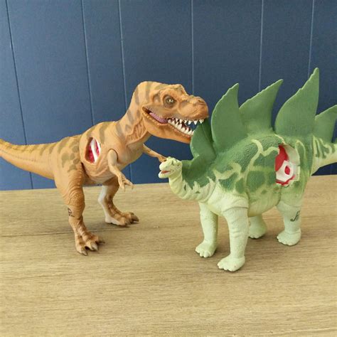 Vintage 1993 Kenner Jurassic Park Toy Stegosaurus Action Etsy Jurassic Park Toys Jurassic