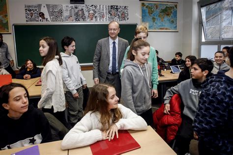 La Scuola Per Valditara Meno Istruzione A Misura Dei Privati