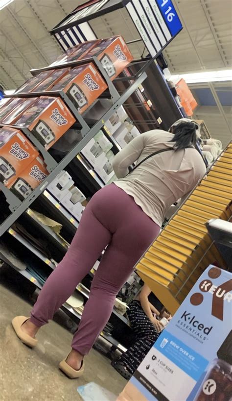 Oc Milf With Juicy Ass In Leggings Spandex Leggings Yoga Pants Forum
