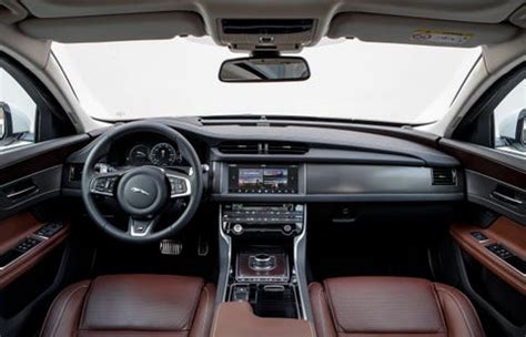 Gallery: 2018 Jaguar XF Sportbrake Interior